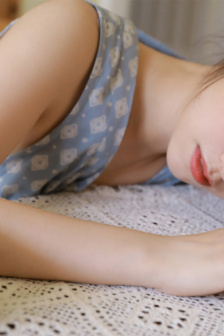 腿打开一点就可以吃到扇贝了